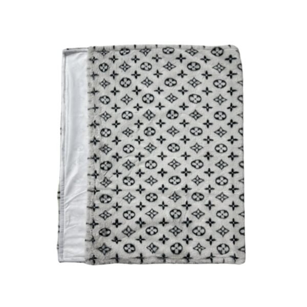 Soft blanket with brown print - Image 4