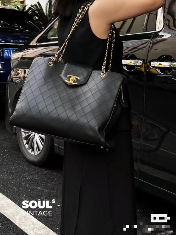 Luxury Designer Fashion Premium Shoulder Bag - Image 13