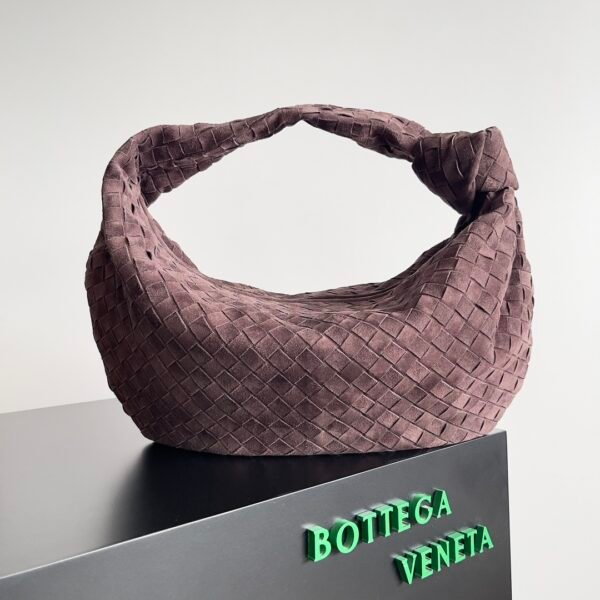 Gorgeous Designer Classic Shoulder Bag for Women - Image 3