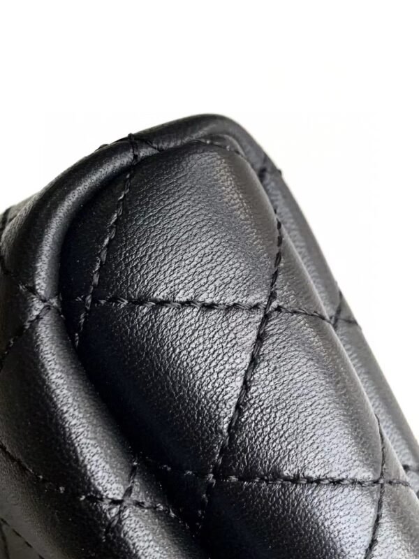Luxurious high-end designer bag - Image 14