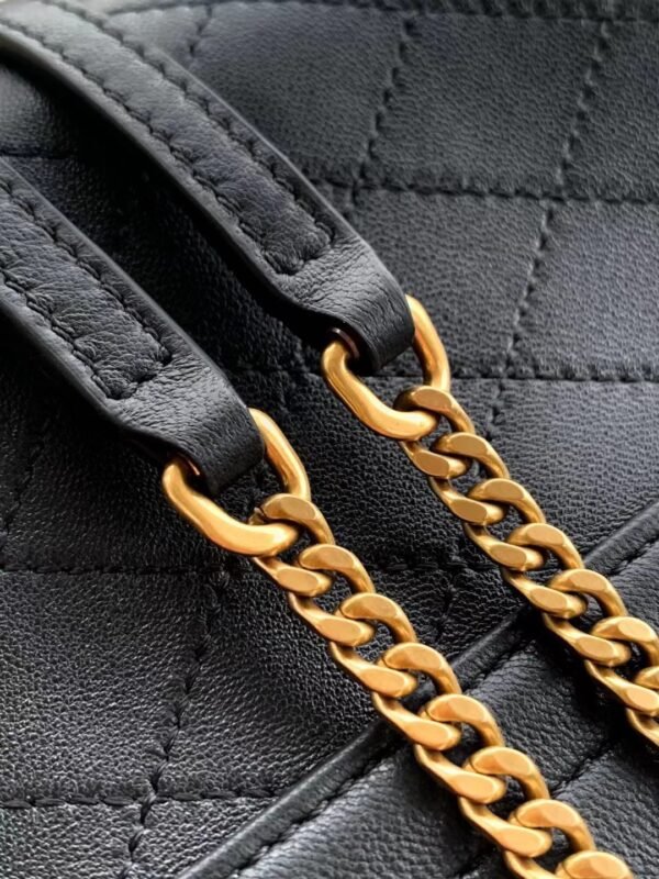 Luxurious high-end designer bag - Image 11
