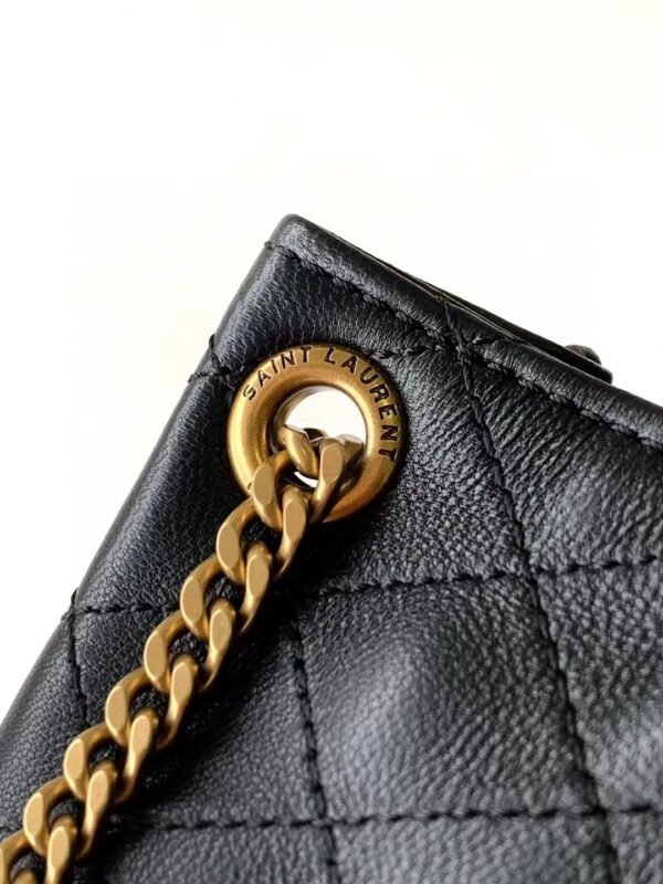 Luxurious high-end designer bag - Image 10