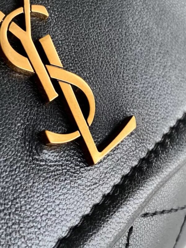 Luxurious high-end designer bag - Image 12