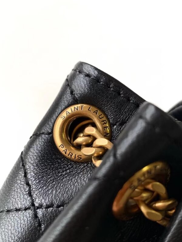 Luxurious high-end designer bag - Image 9