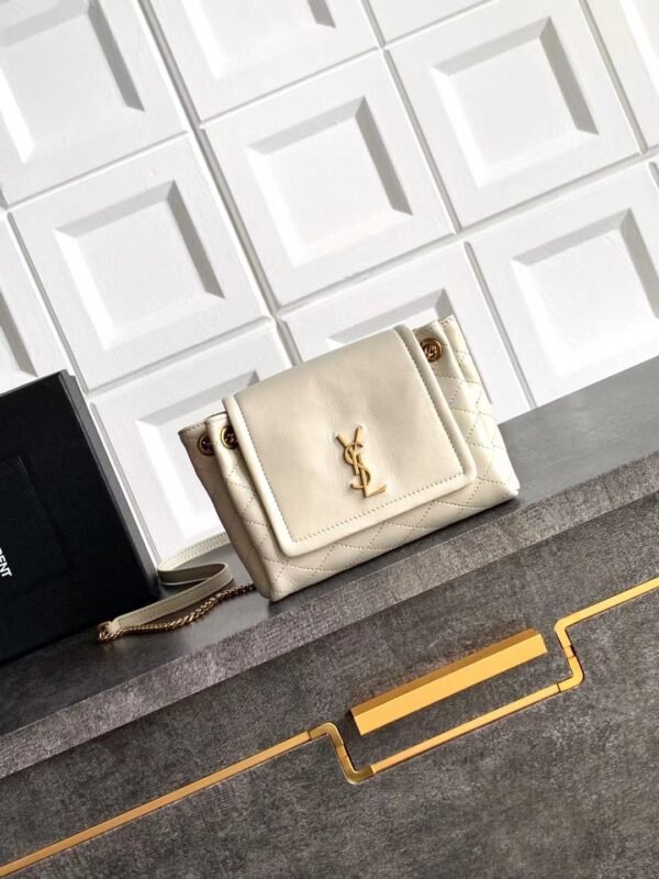 Luxurious high-end designer bag - Image 18