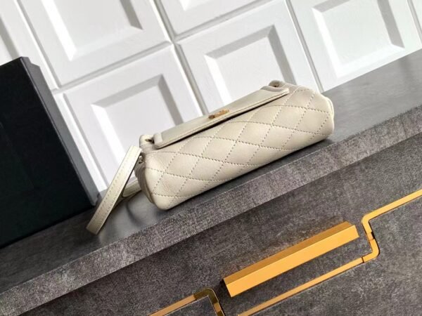 Luxurious high-end designer bag - Image 21