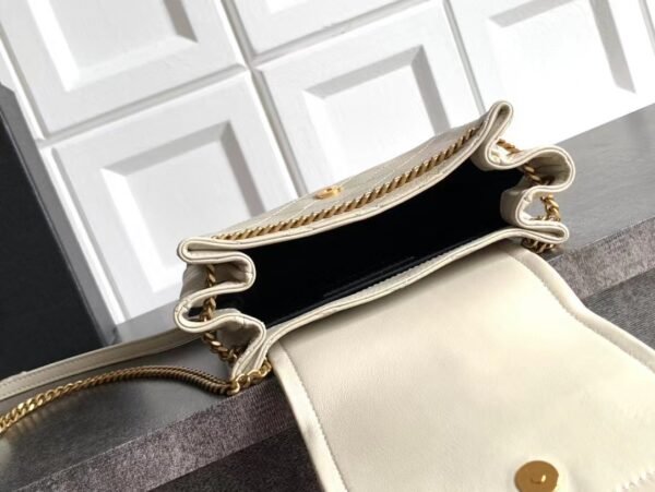 Luxurious high-end designer bag - Image 23