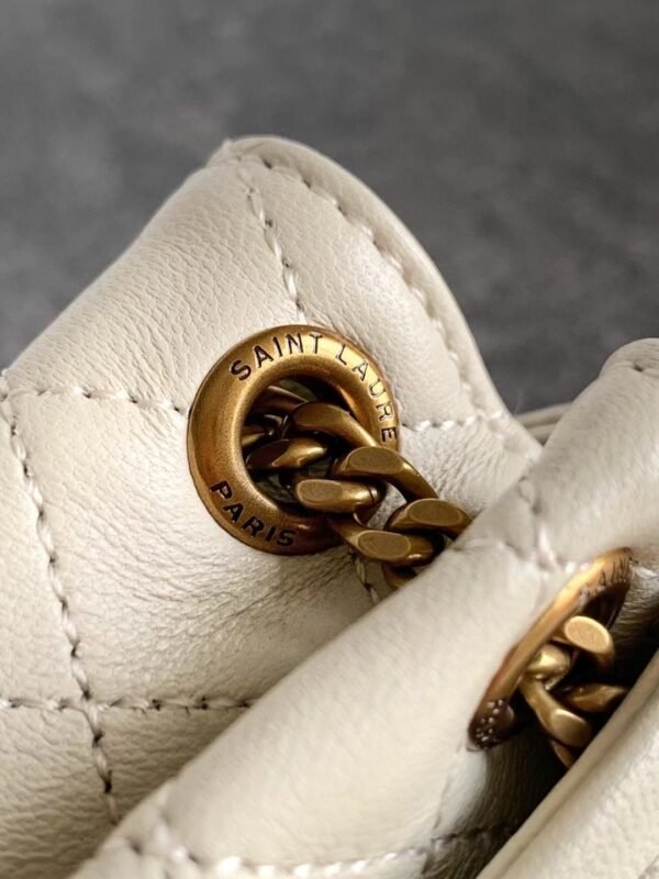 Luxurious high-end designer bag - Image 25
