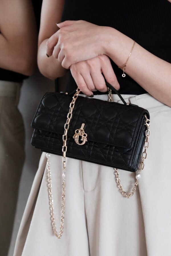 Black luxury high-end women's handbag - Image 7
