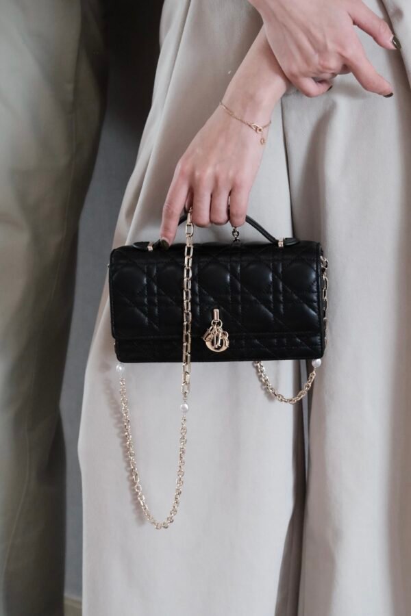 Black luxury high-end women's handbag - Image 8