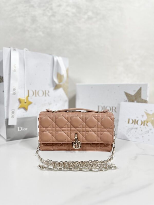 Pink luxury high-end women's handbag - Image 3