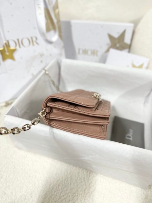 Pink luxury high-end women's handbag - Image 7