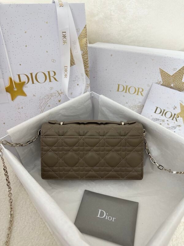 Khaki Luxury High-end Women's Handbag - Image 3