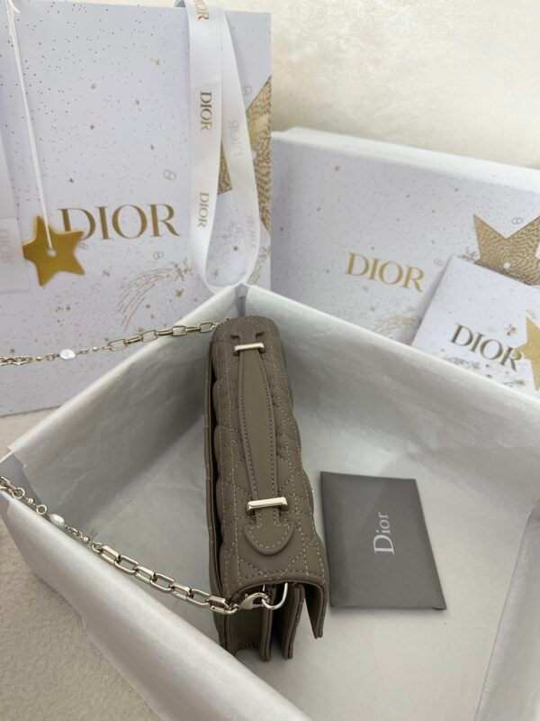 Khaki Luxury High-end Women's Handbag - Image 5