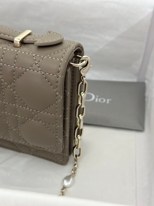 Khaki Luxury High-end Women's Handbag - Image 7