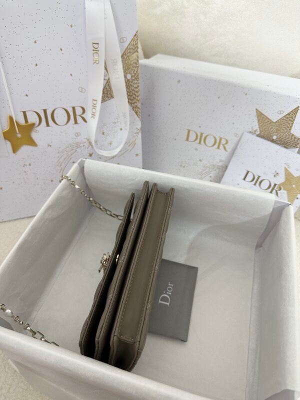 Khaki Luxury High-end Women's Handbag - Image 8