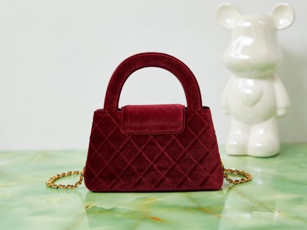 Stylish Luxury Designer Classic Handbag - Image 6