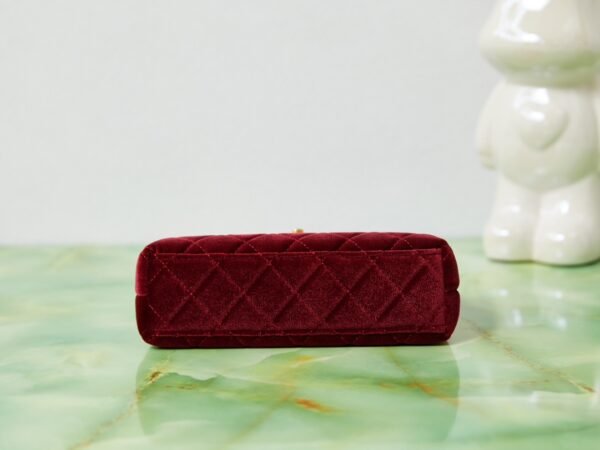 Stylish Luxury Designer Classic Handbag - Image 7