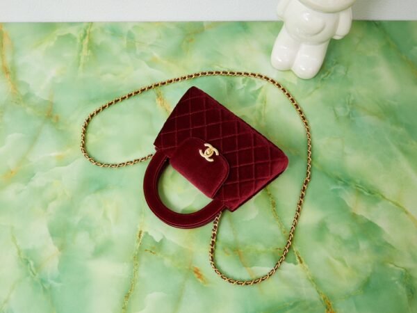 Stylish Luxury Designer Classic Handbag - Image 8
