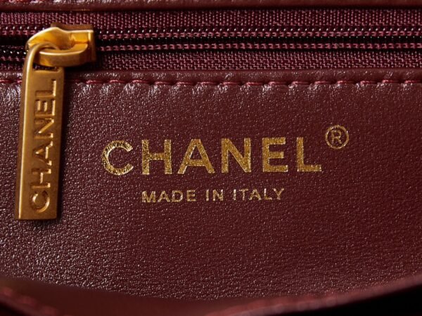 Stylish Luxury Designer Classic Handbag - Image 9