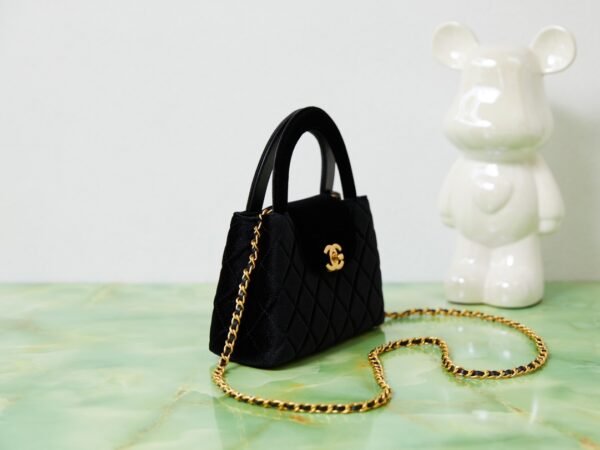 Stylish Luxury Designer Classic Handbag - Image 13