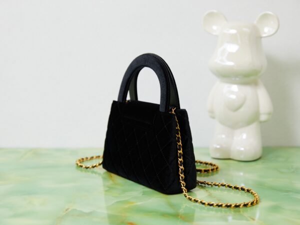 Stylish Luxury Designer Classic Handbag - Image 14