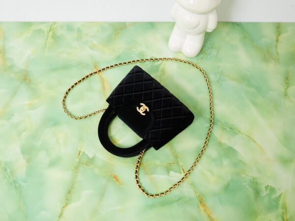 Stylish Luxury Designer Classic Handbag - Image 17