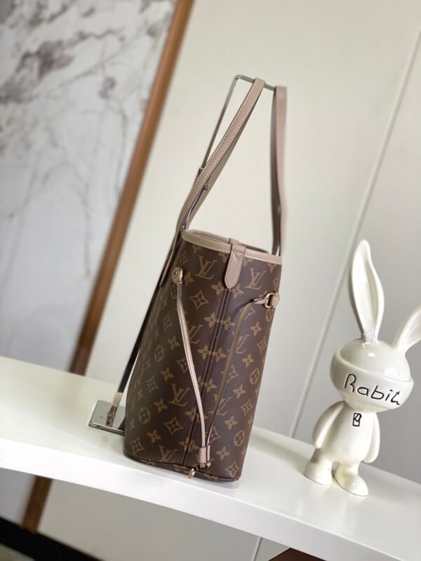 Gorgeous and Stylish Reversible Women's Handbag - Image 5