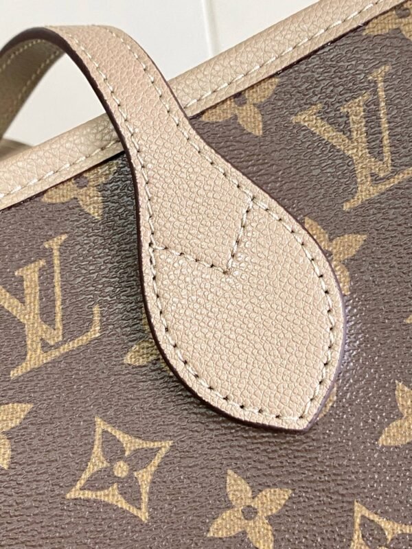 Gorgeous and Stylish Reversible Women's Handbag - Image 7