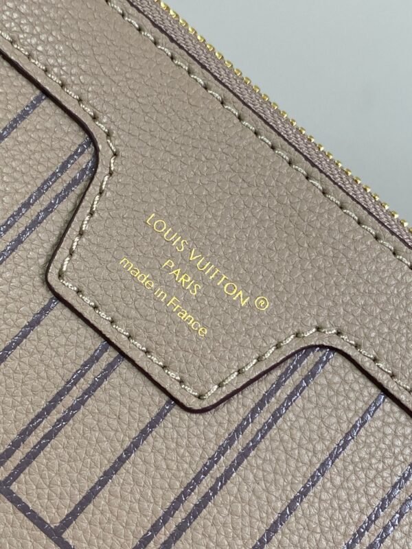 Gorgeous and Stylish Reversible Women's Handbag - Image 9
