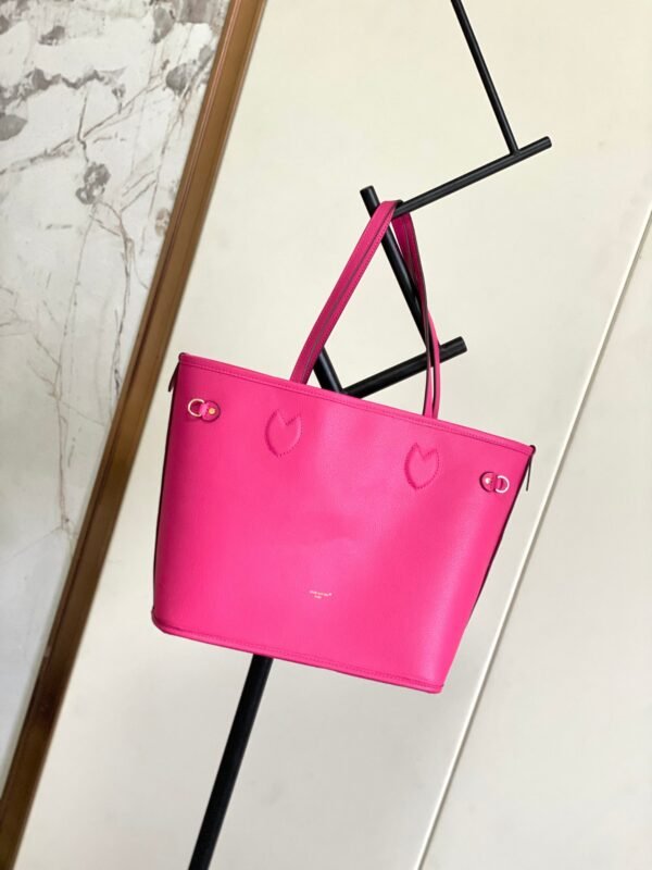 Gorgeous and Stylish Reversible Women's Handbag - Image 14