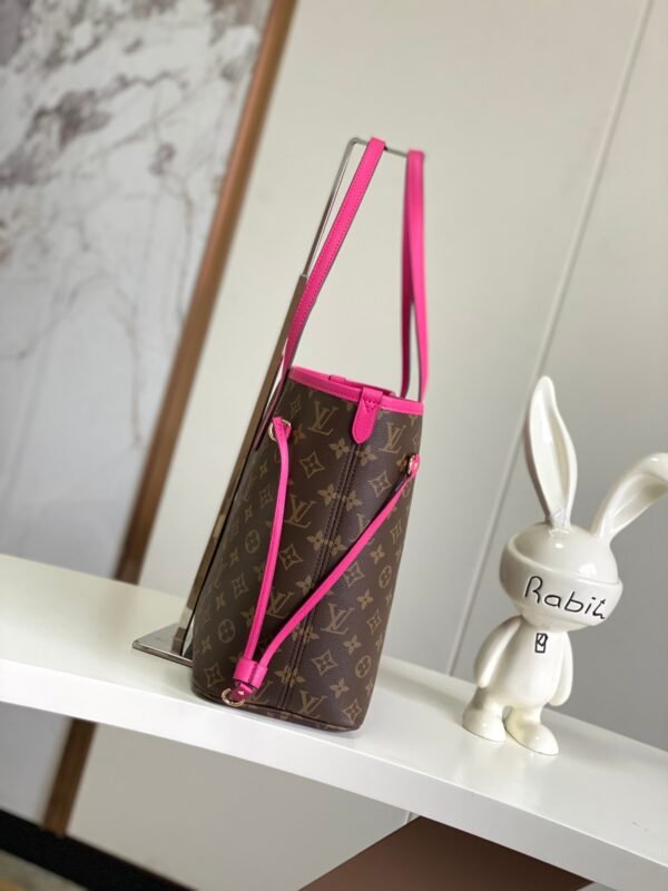 Gorgeous and Stylish Reversible Women's Handbag - Image 15