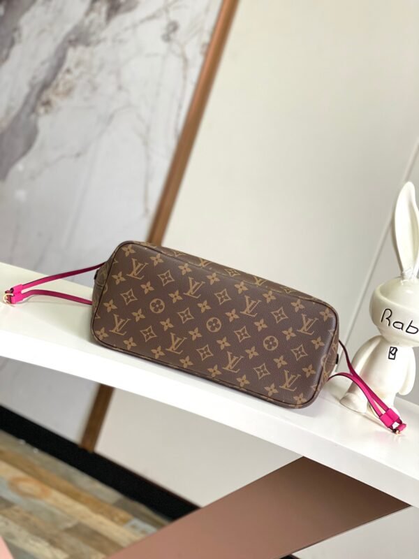 Gorgeous and Stylish Reversible Women's Handbag - Image 16