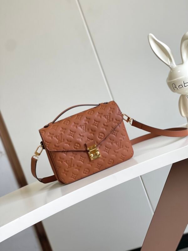 Premium Luxury Designer Classic Style Messenger Bag - Image 13