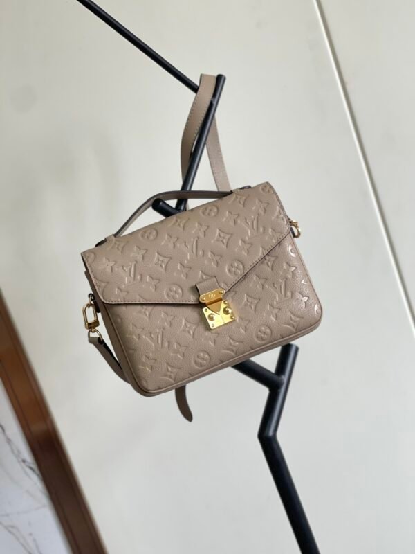 Premium Luxury Designer Classic Style Messenger Bag - Image 32