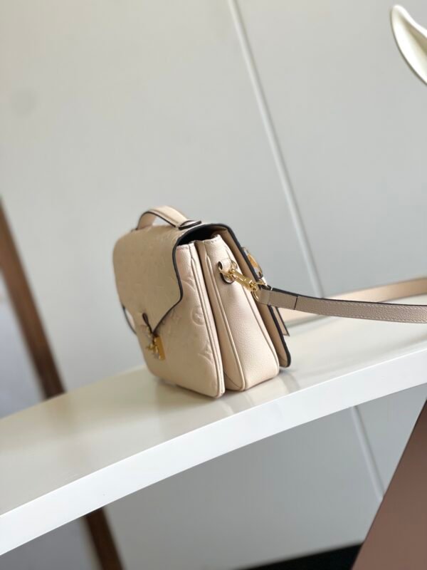 Premium Luxury Designer Classic Style Messenger Bag - Image 44