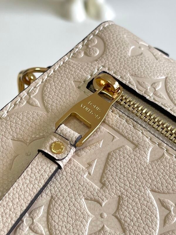 Premium Luxury Designer Classic Style Messenger Bag - Image 51