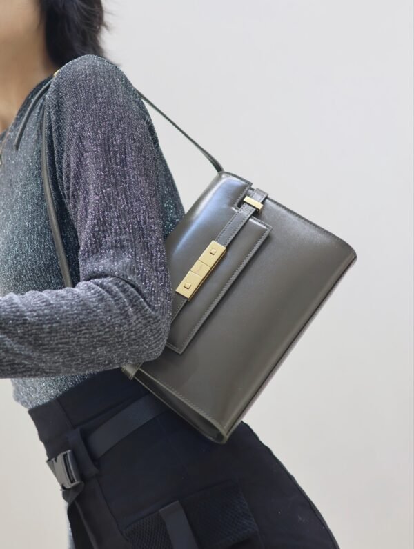 Luxury high end designer classic women's crossbody bag - Image 19