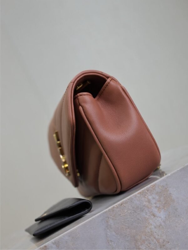 Luxury Fashion Designer Sheepskin Women's Crossbody Bag - Image 6