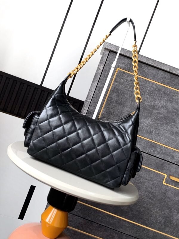 Fashionable and gorgeous black women's shoulder bag - Image 5