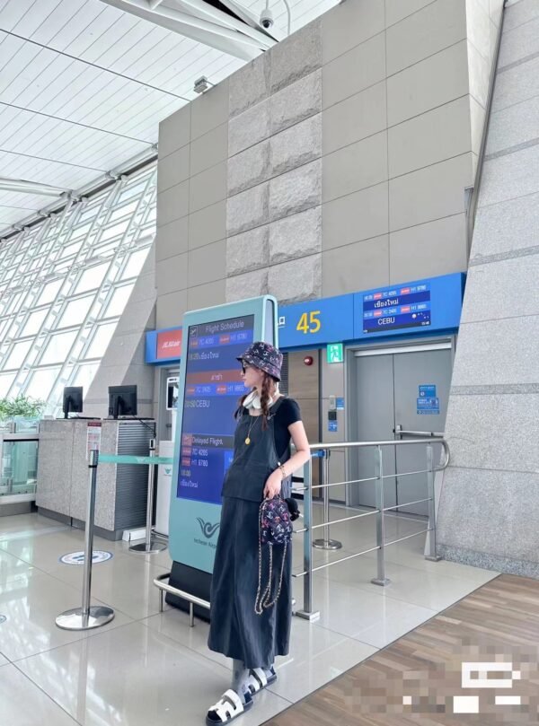 Gorgeous and trendy stylish backpack - Image 16