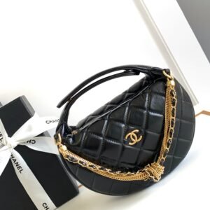 Gorgeous vintage black ladies bag