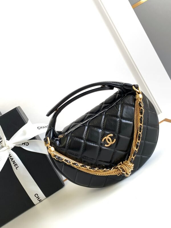 Gorgeous vintage black ladies bag