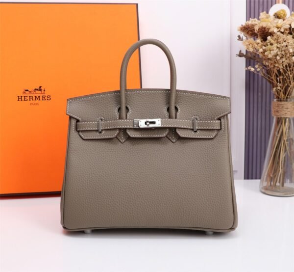 Top Fashion Luxury Designer Classic Handbags - Image 70