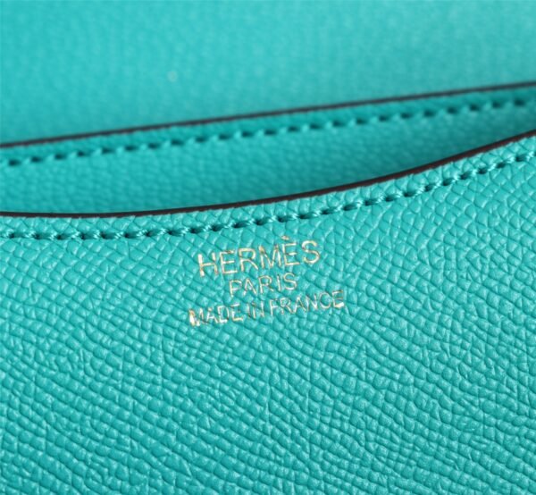 Gorgeous and stylish designer classic style shoulder bag - Image 27
