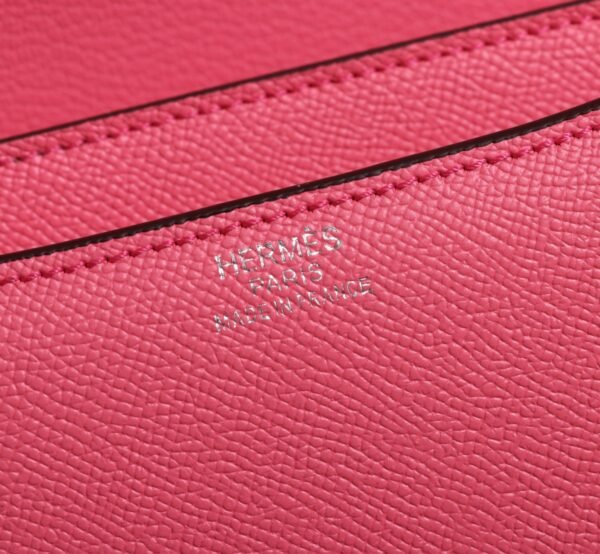 Gorgeous and stylish designer classic style shoulder bag - Image 35