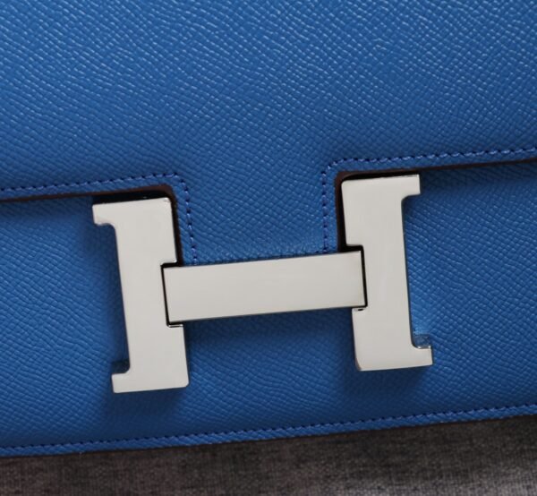 Gorgeous and stylish designer classic style shoulder bag - Image 51