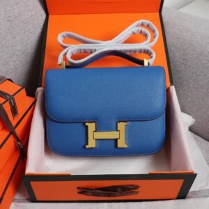 Gorgeous and stylish designer classic style shoulder bag
