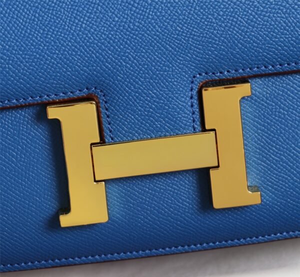 Gorgeous and stylish designer classic style shoulder bag - Image 61