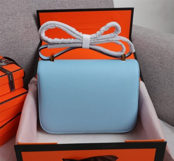 Gorgeous and stylish designer classic style shoulder bag - Image 68